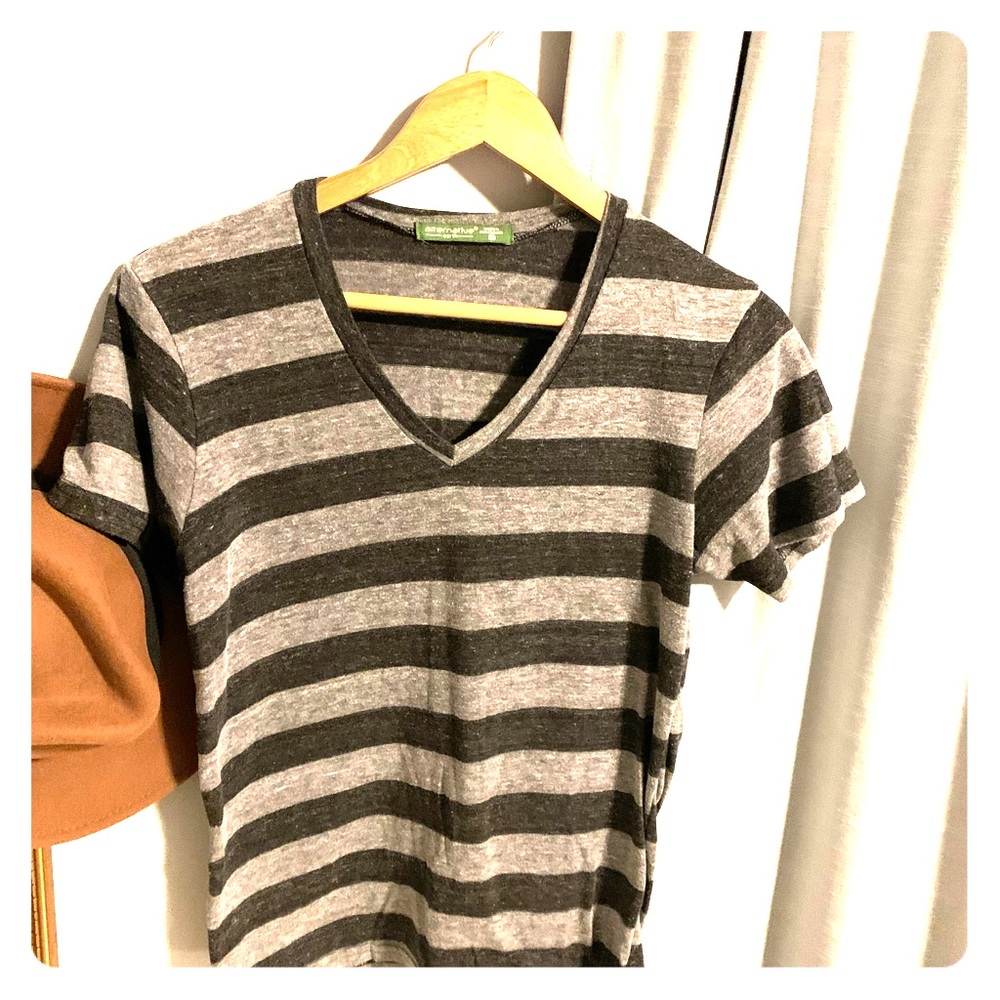Alternative Apparel v-neck lot